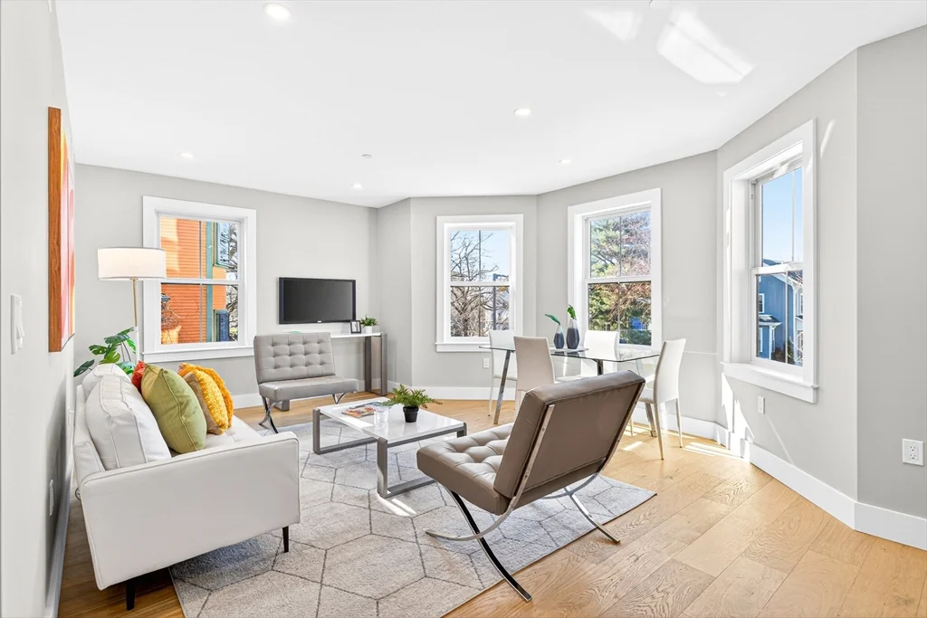 584 Cambridge St, Allston