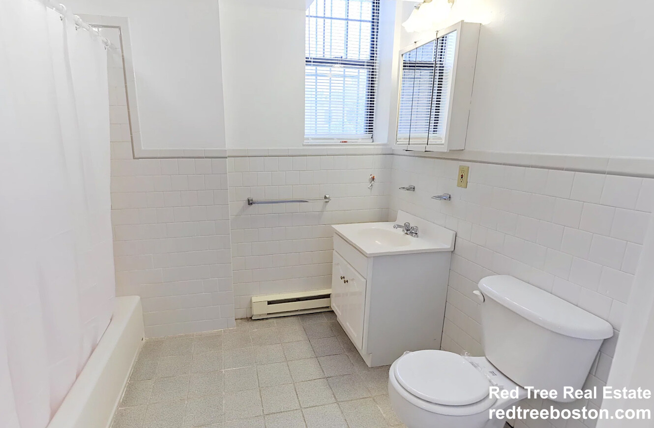 105 Queensberry St, Fenway