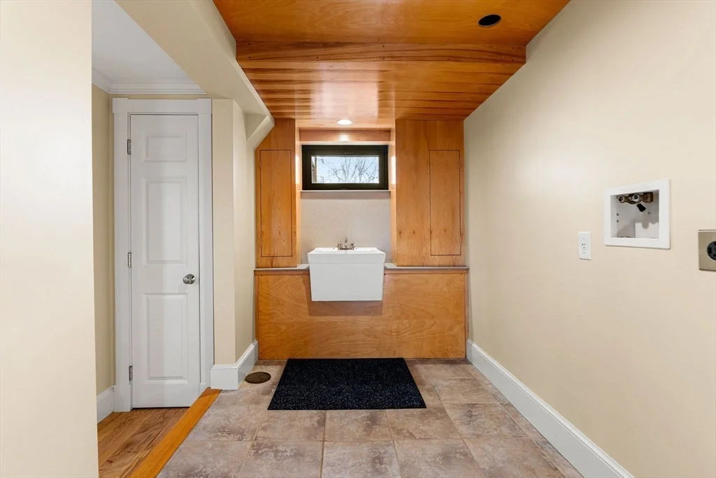 30R Harbor St, Danversport