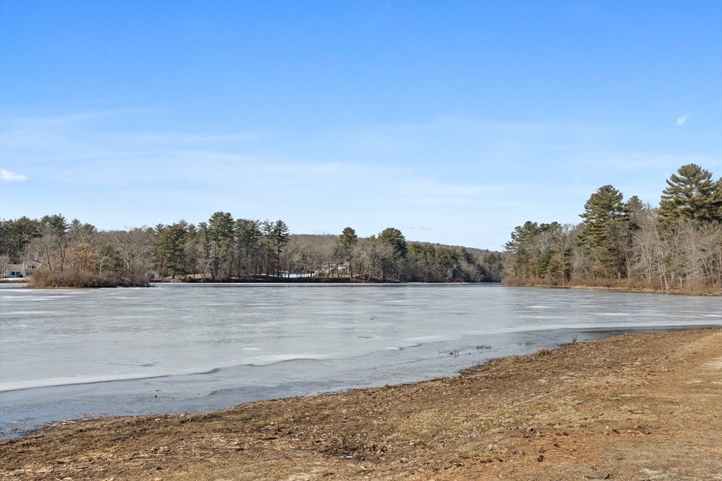 80 Dutcher St, Hopedale