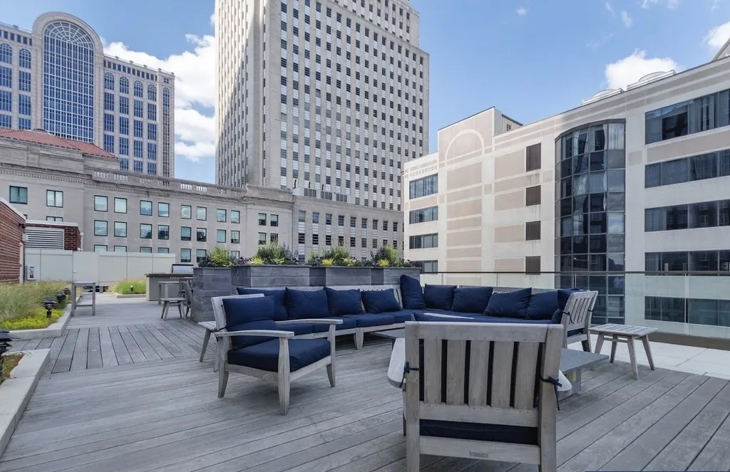 400 Stuart St, Back Bay