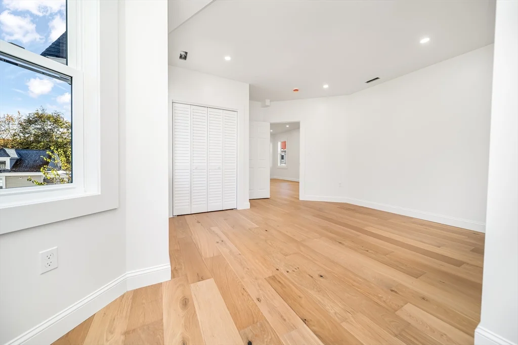 11 Knollin St, Malden