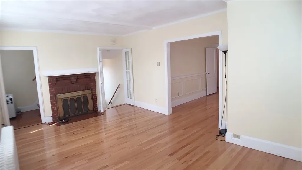 31 Gilbert Rd, Belmont