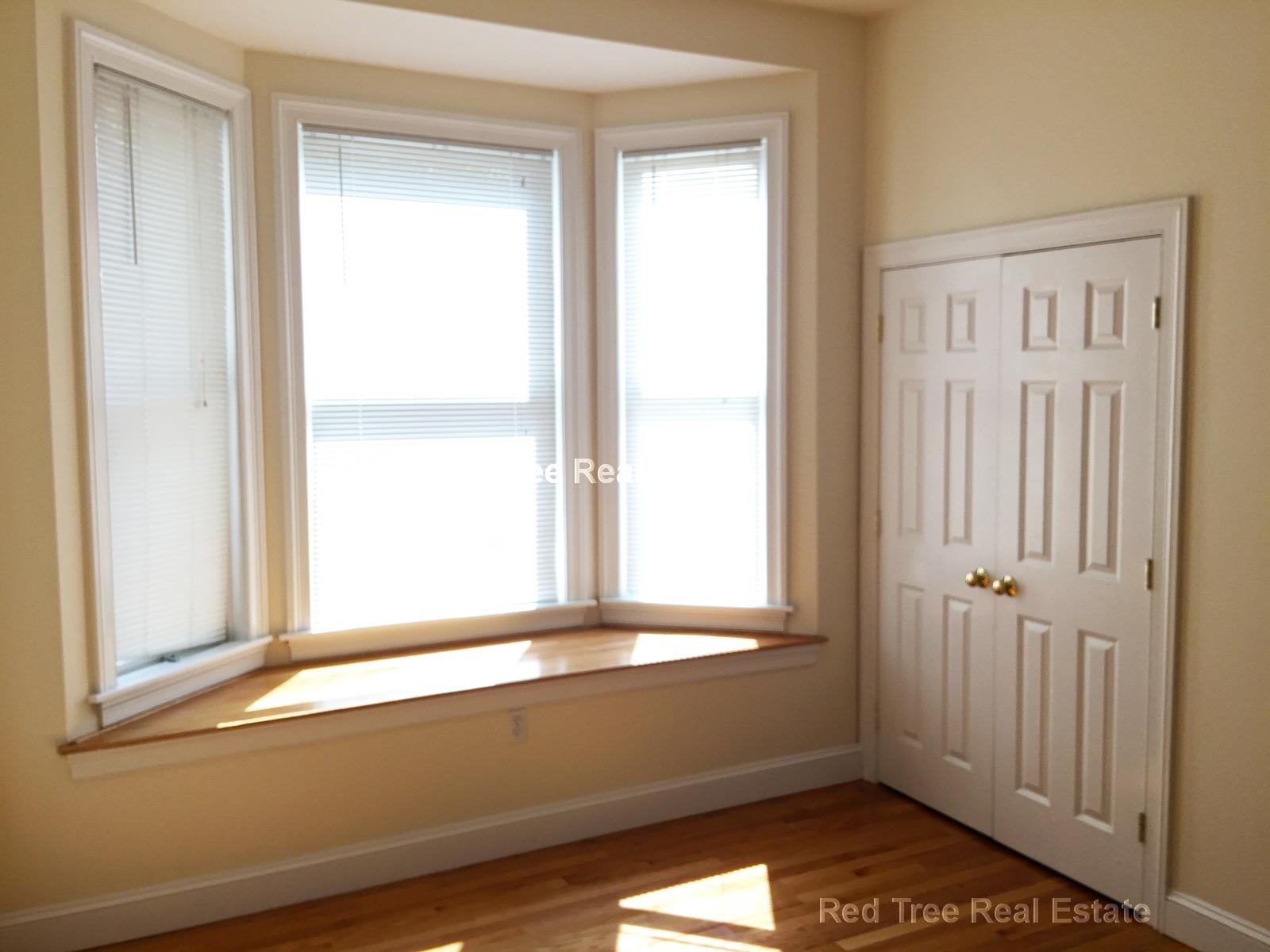 9 Gardner Tr, Allston