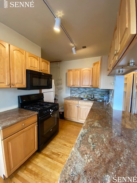 1697 Cambridge St, Mid Cambridge