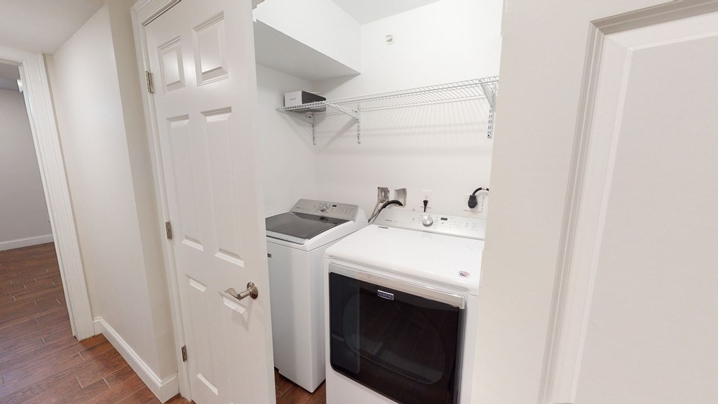 37 Walnut Pl, Newtonville