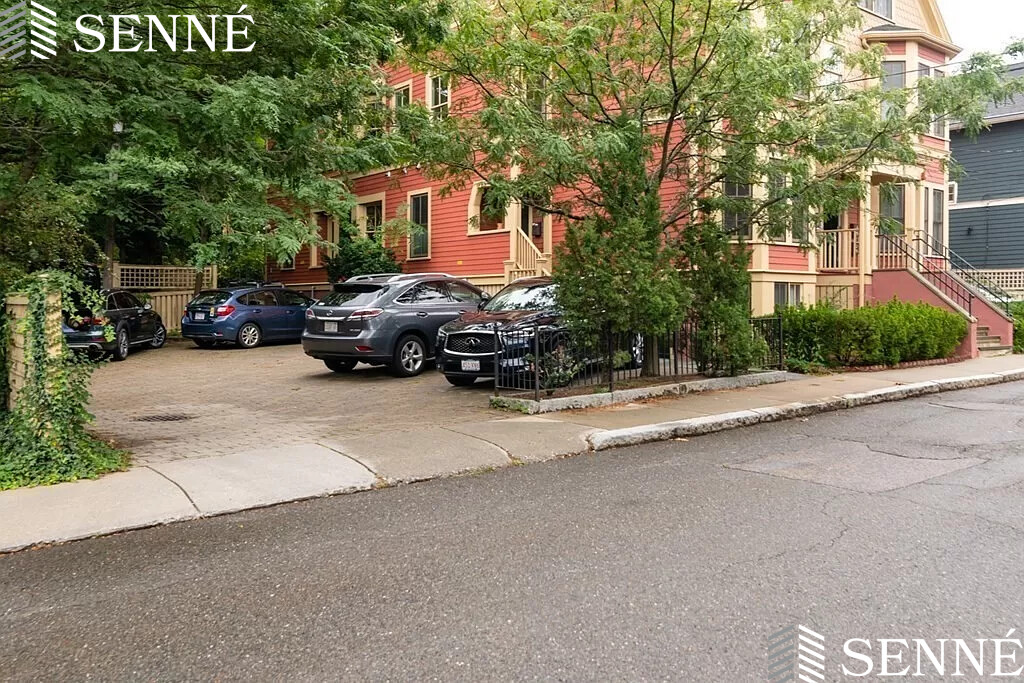 18 Whitney Ave, Cambridgeport