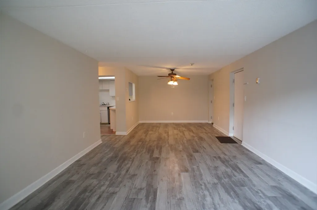 65 Mccormick Terr, Stoughton