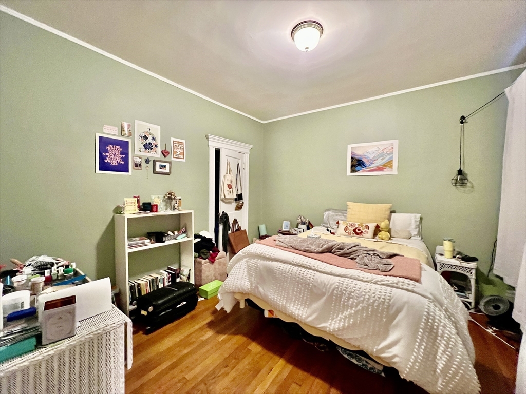 1721 Commonwealth Ave, Brighton