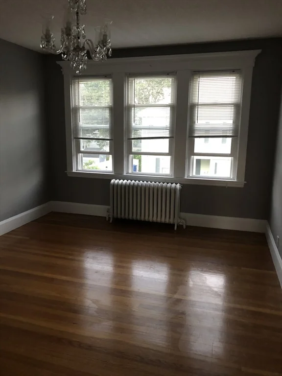 403-405 W Clinton St, West