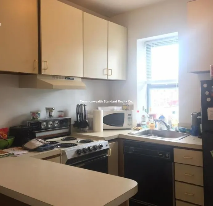 829 Beacon St, Fenway