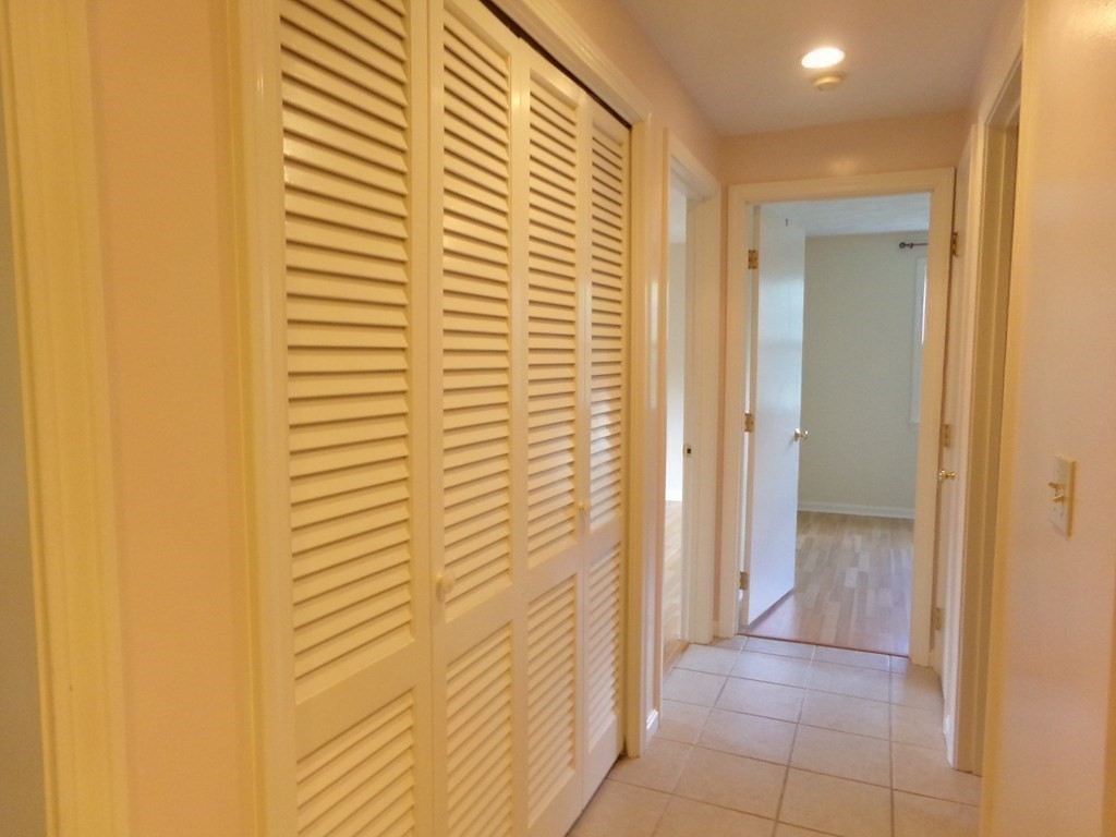 203 Apache Way, Tewksbury