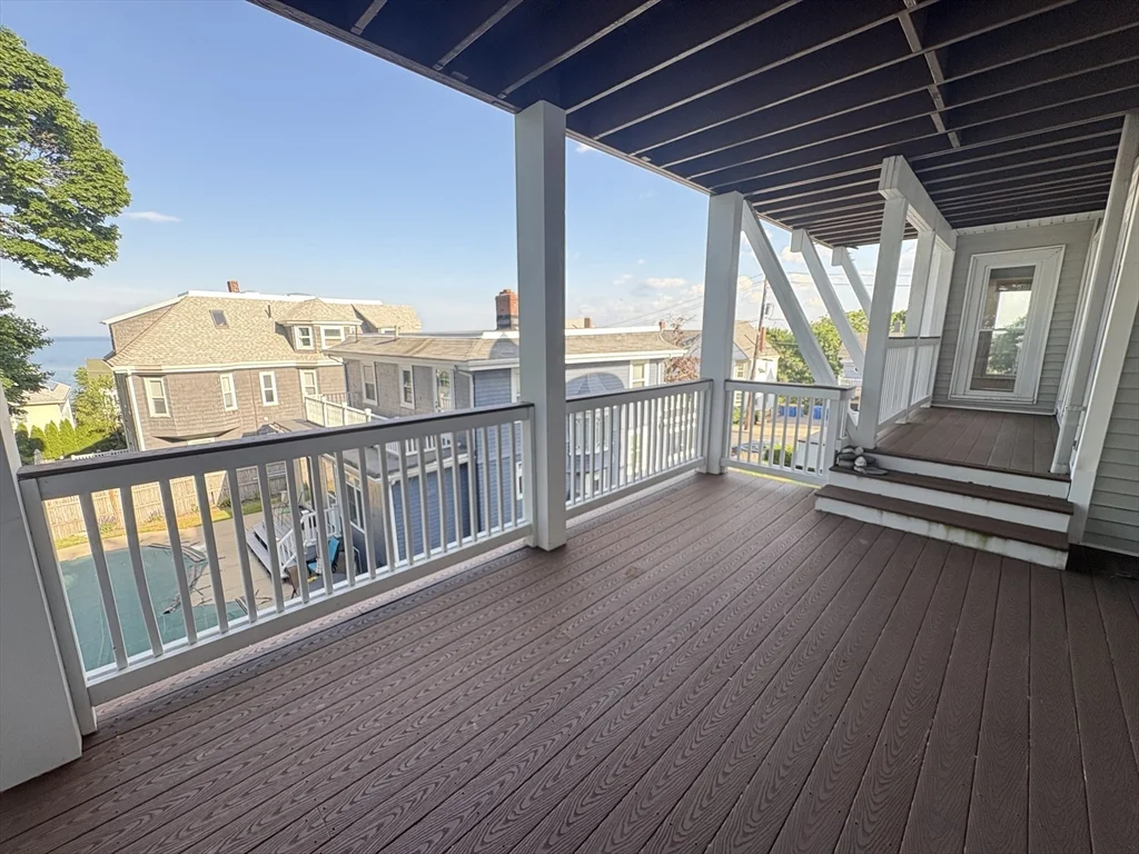 100 Summit Ave, Winthrop