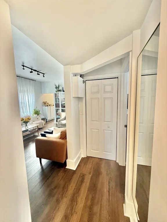 13 Schuyler St, Roxbury