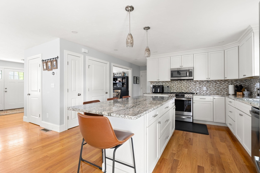 74 Bald Eagle Rd, Weymouth