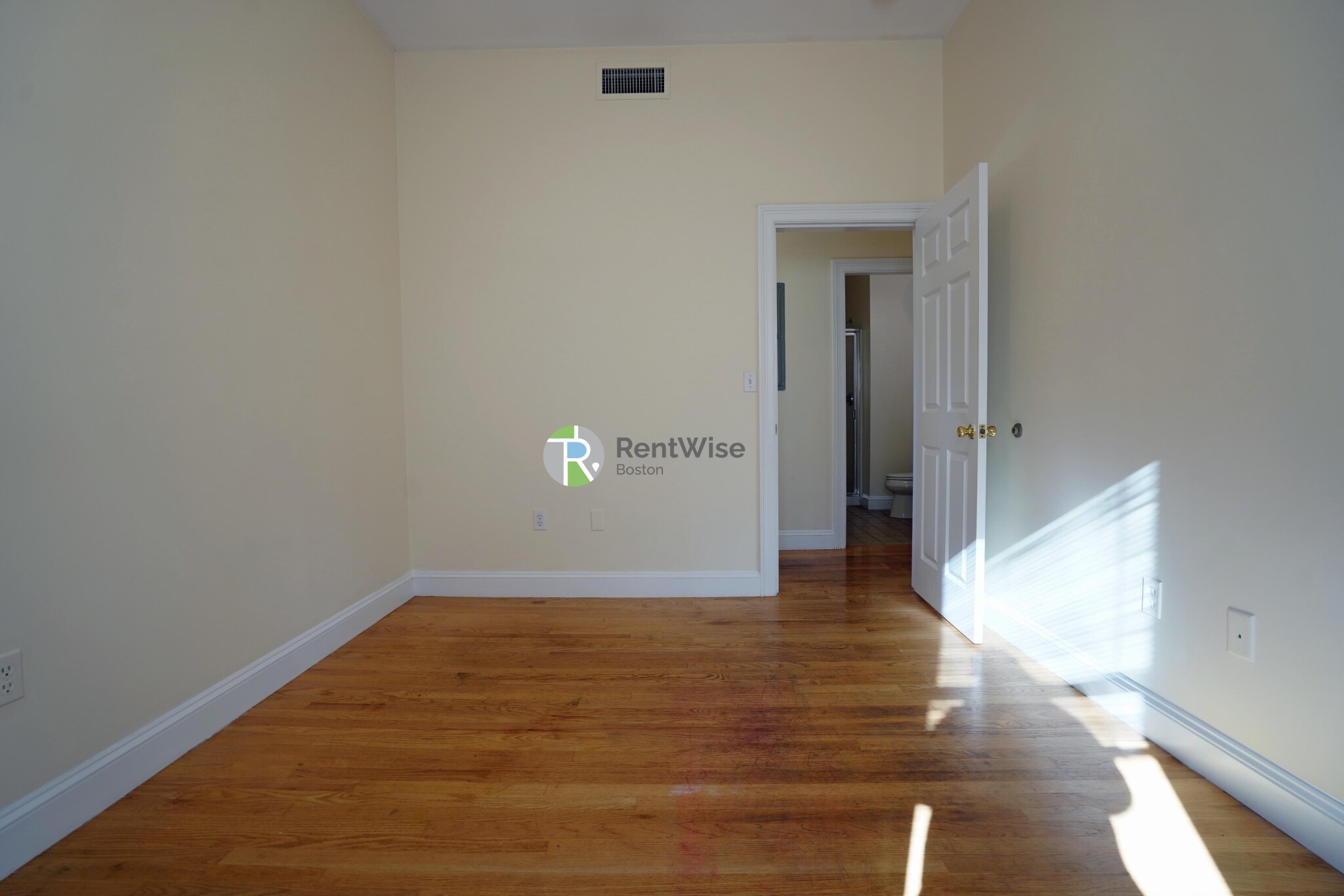 9 Gardner Ter, Allston