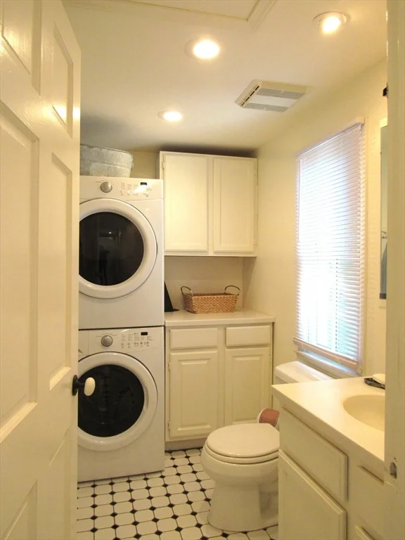 4 Cliff Rd, Little Neck