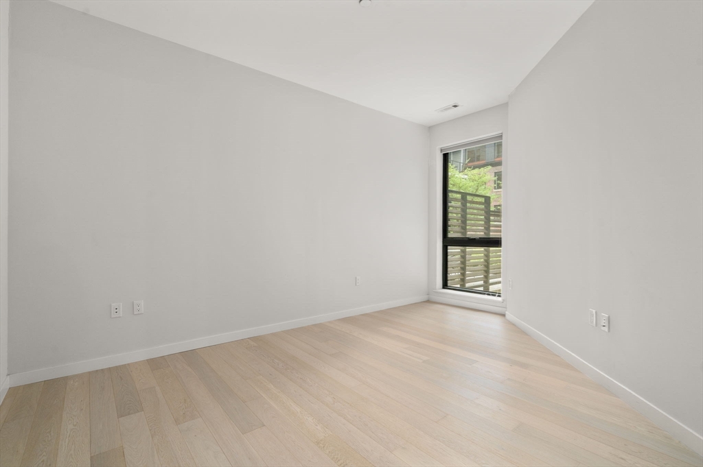 45 W 3rd St, South Boston