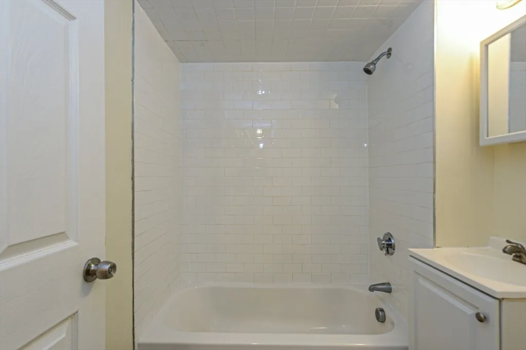 2 Mechanic, Newton Upper Falls