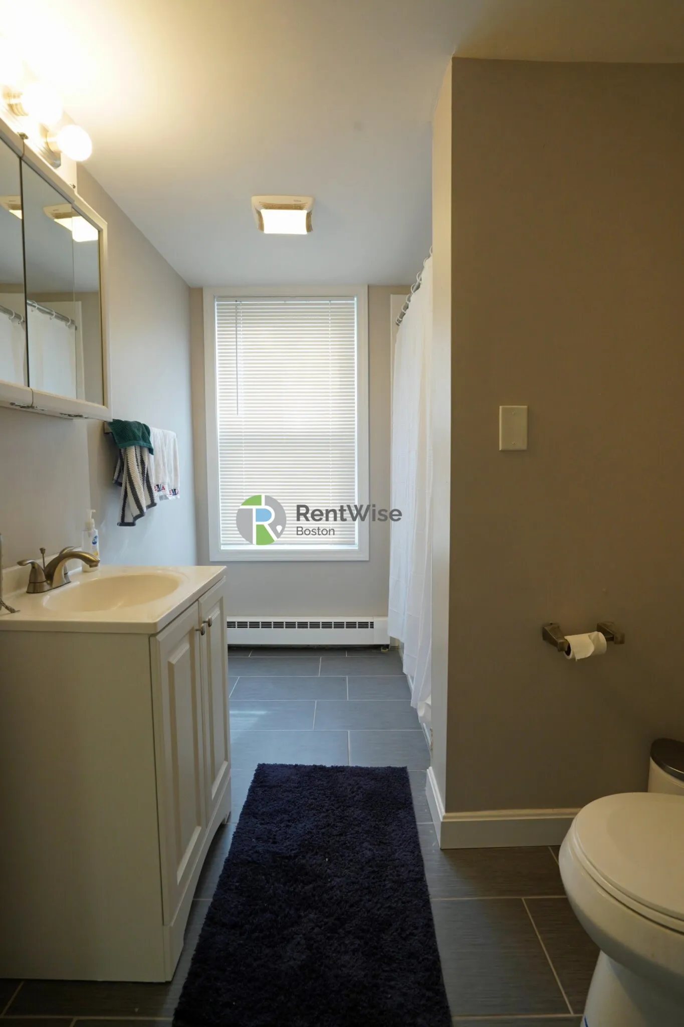 2 Ashford Ct, Allston