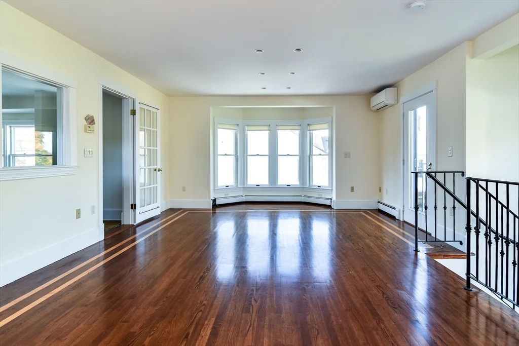 110 Main St, Hopkinton