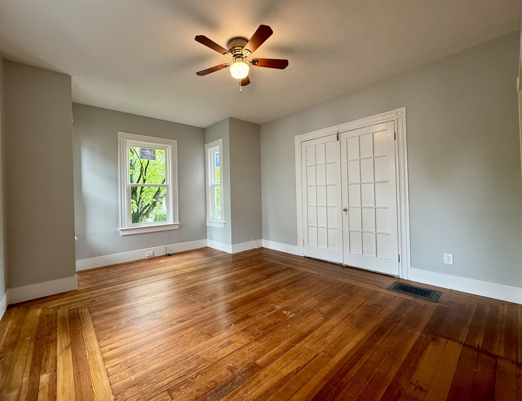 2 Wellington Ave, Banks Square