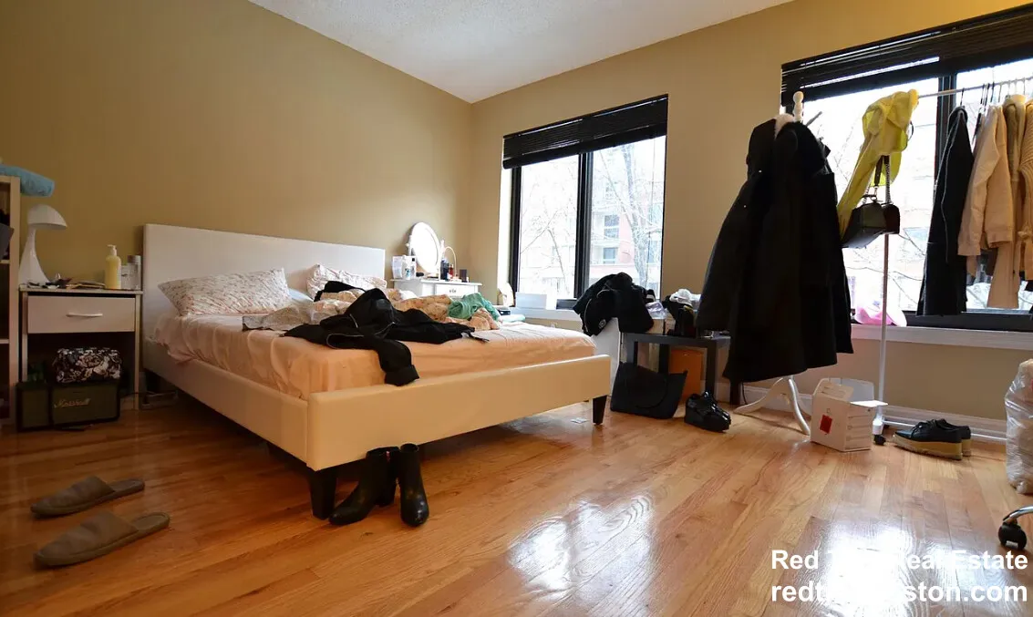 85 Brainerd Rd, Brighton