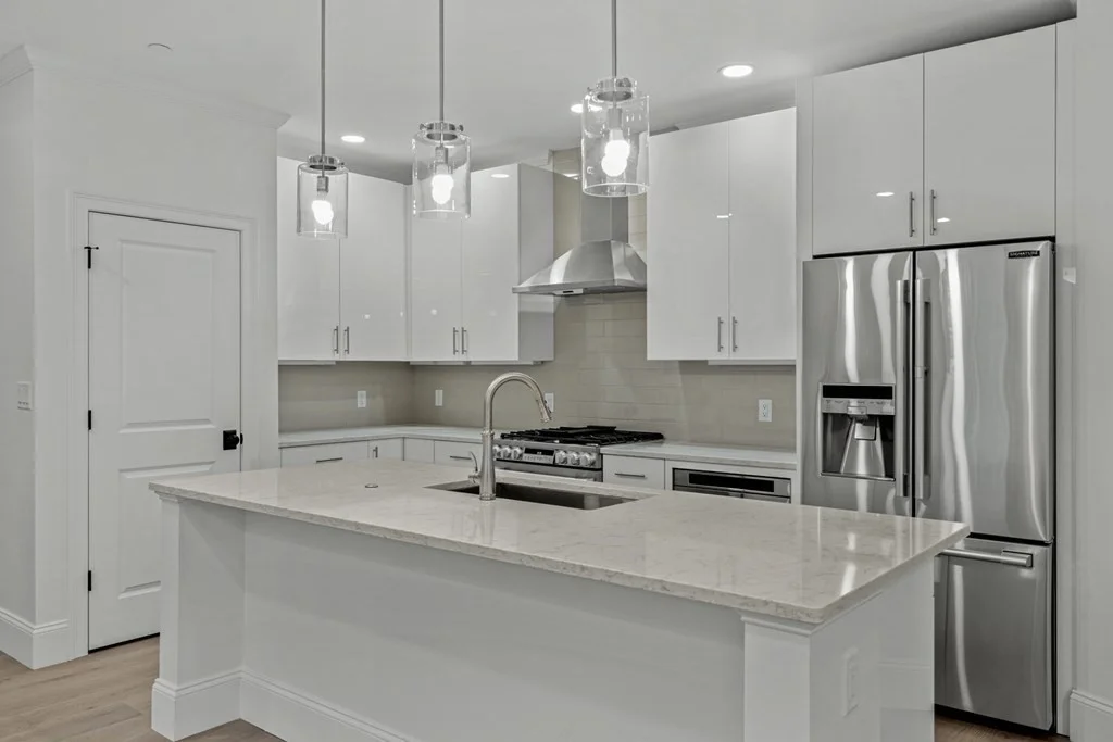 27 Lily Pond Ln, Lexington