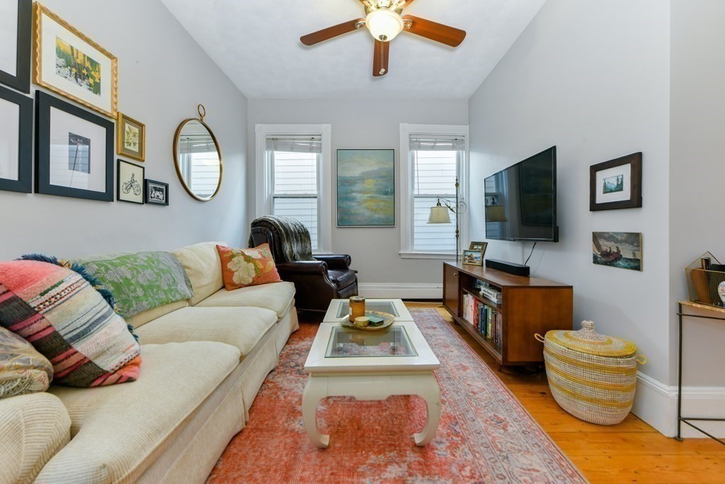 240 W 5th St, South Boston