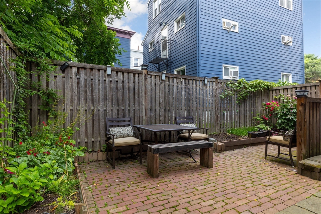 7 Ballord Pl, Riverside