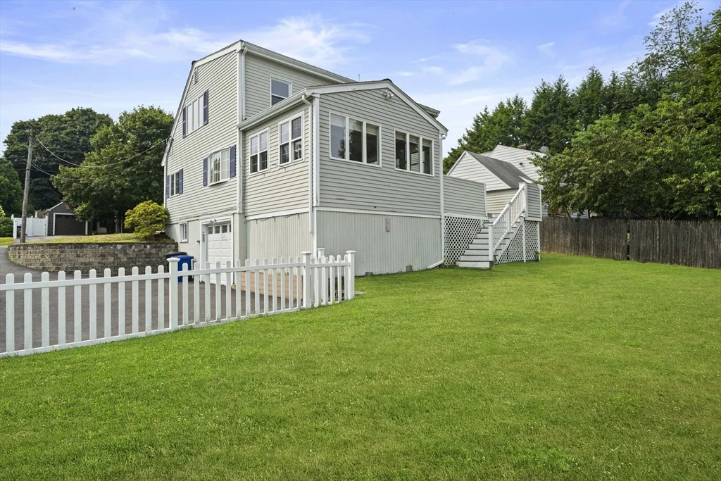 28 Hillside Ave, Stoneham