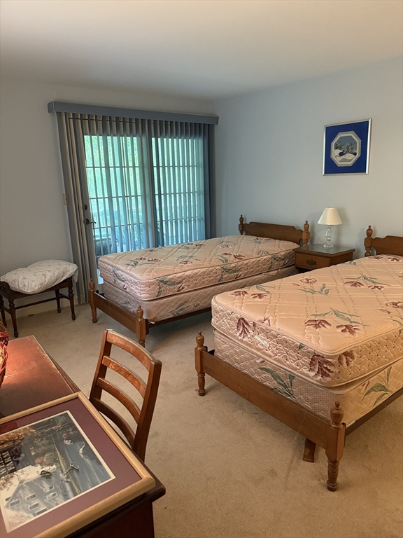 36 Essex Green Ln, Peabody