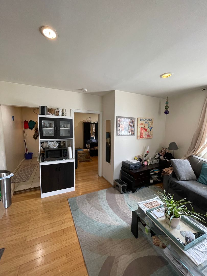 1 bed, 1 bath apartment for rent at 212 Maverick Unit 1, East Boston — photo 5 of 7