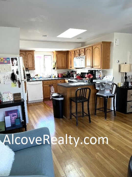 26 Burnham St, Tufts