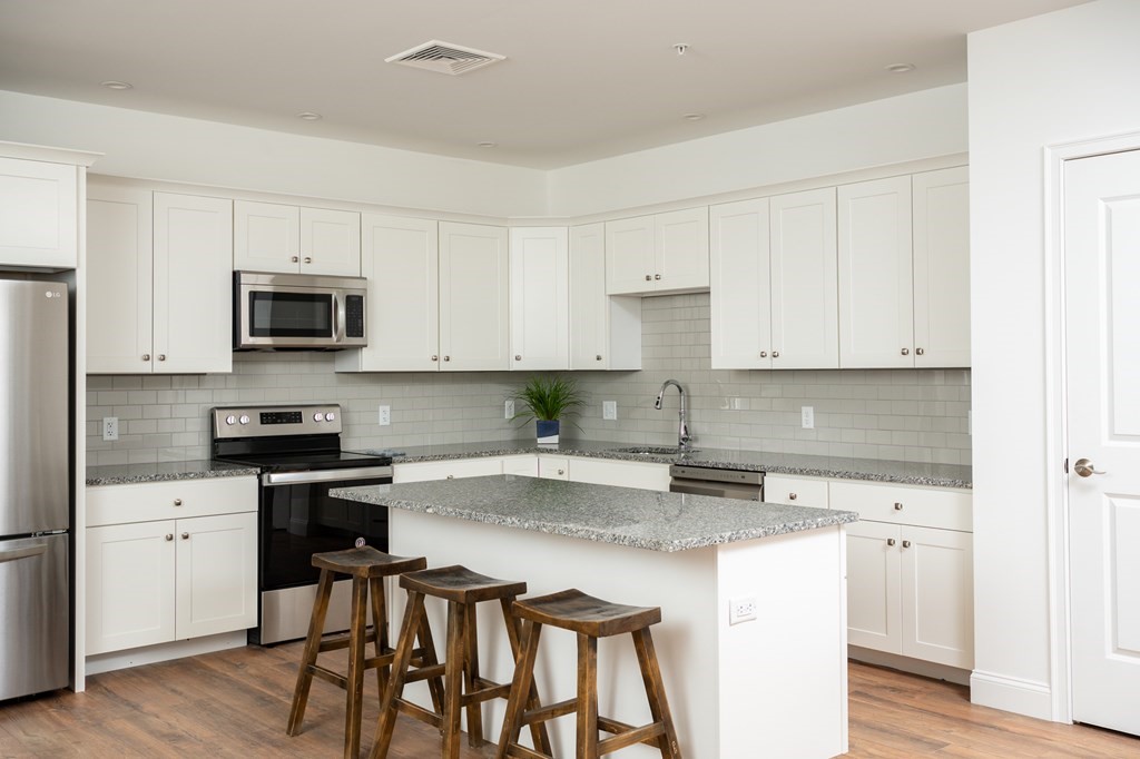 390 Chief Justice Cushing Hwy, Cohasset