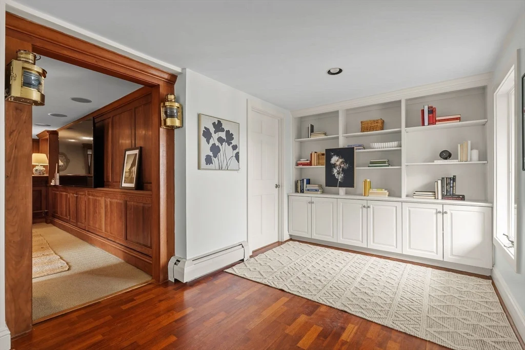 59 Harbor Ave, Marblehead Neck