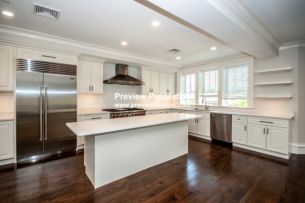 11 Alton Pl, Coolidge Corner
