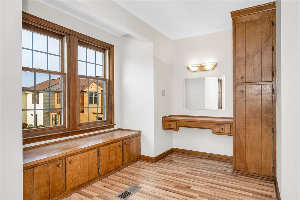 280 Apache Way, Tewksbury