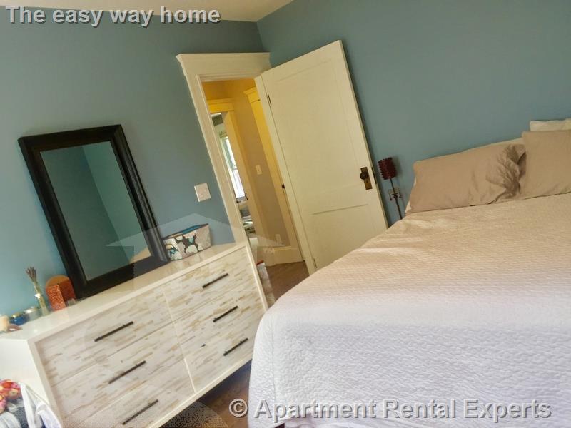 33 Irvington Rd, Tufts