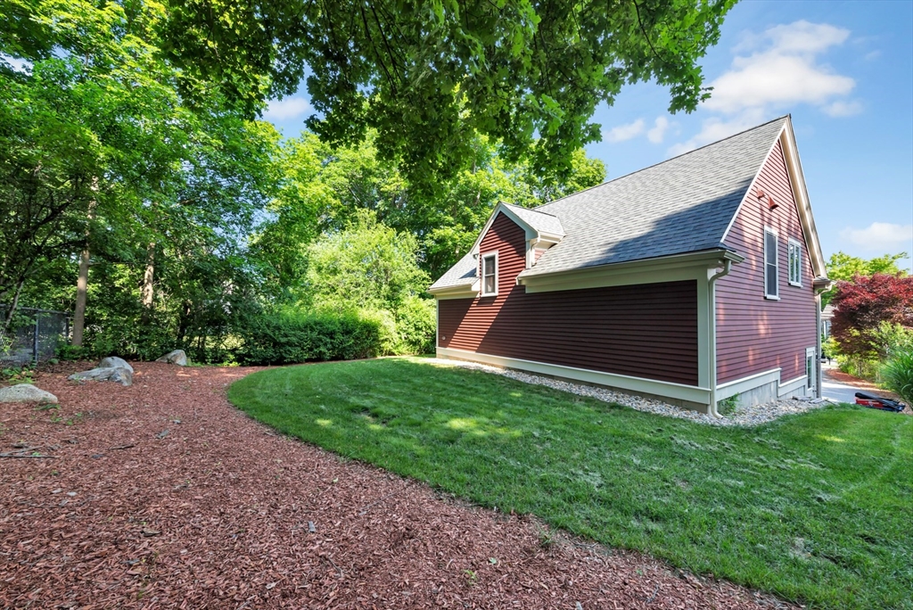 68 Woburn St, Lexington