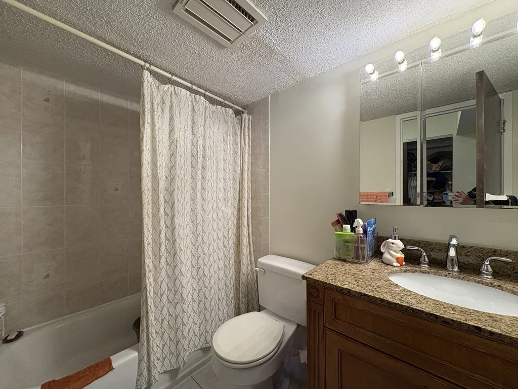 125 Pleasant St, North Brookline