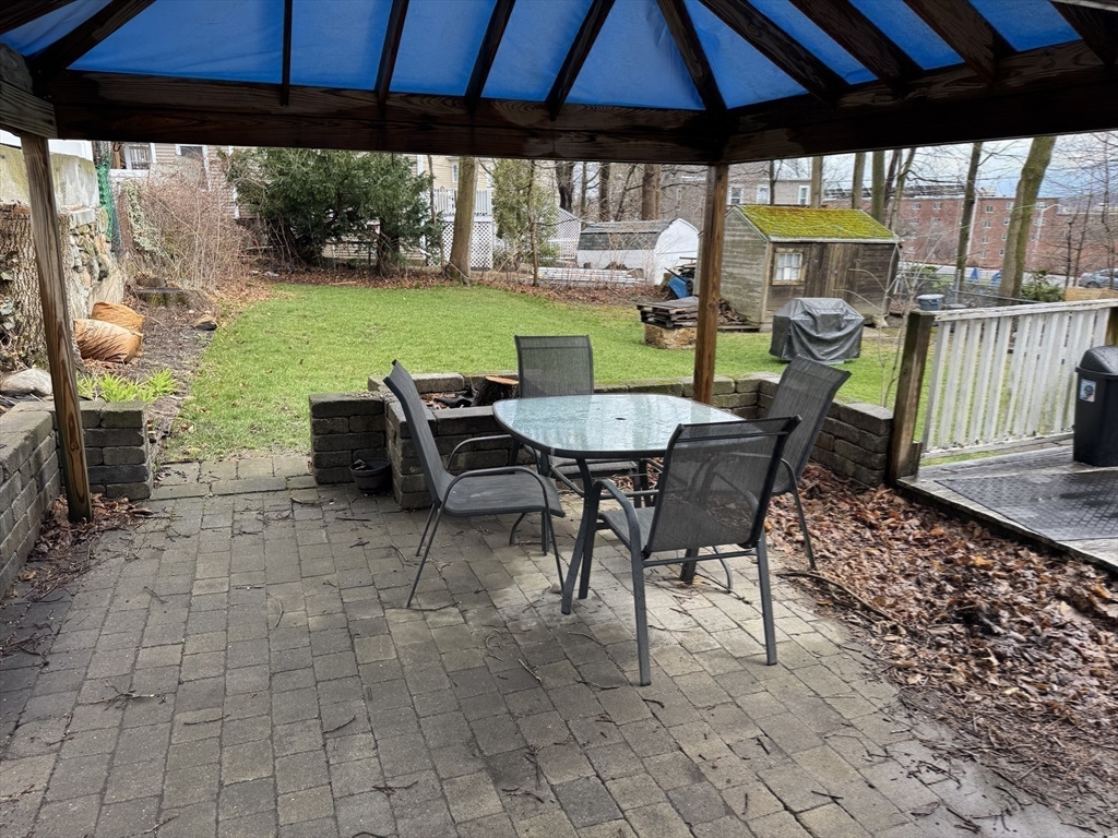 49 Green St, Zip 01830