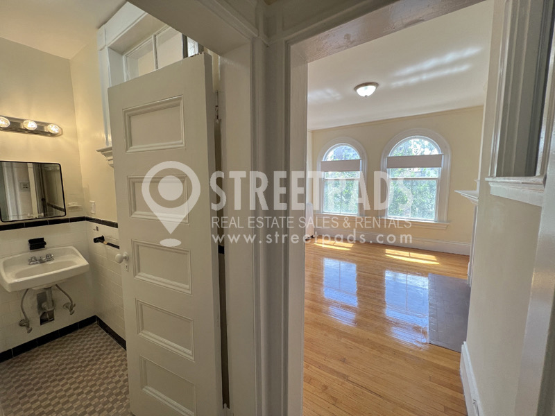 2 Ware St, Mid-Cambridge