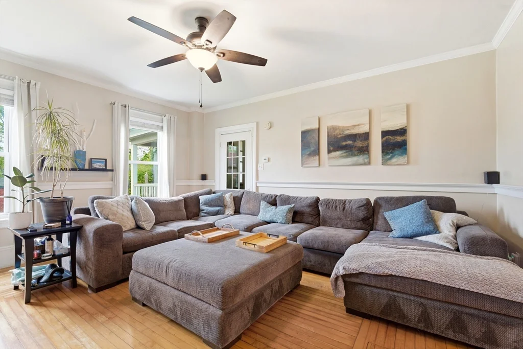 5 Osgood Pl, Amesbury