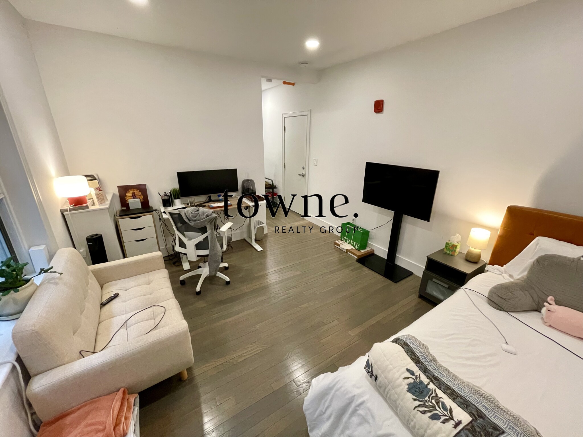 11 Peterborough St, Fenway