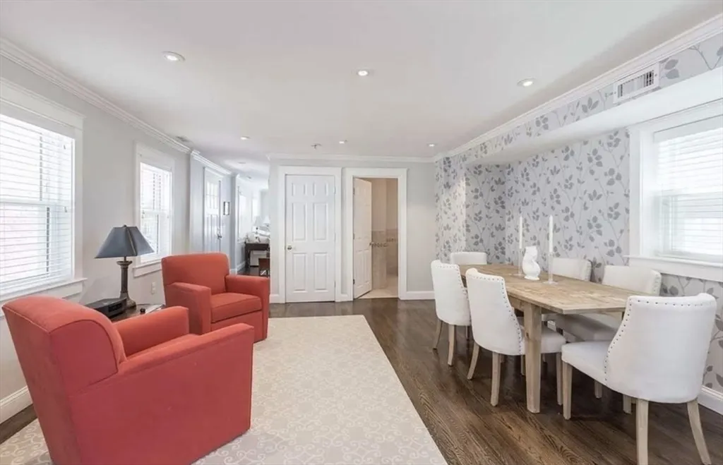 622 East 2nd St, South Boston