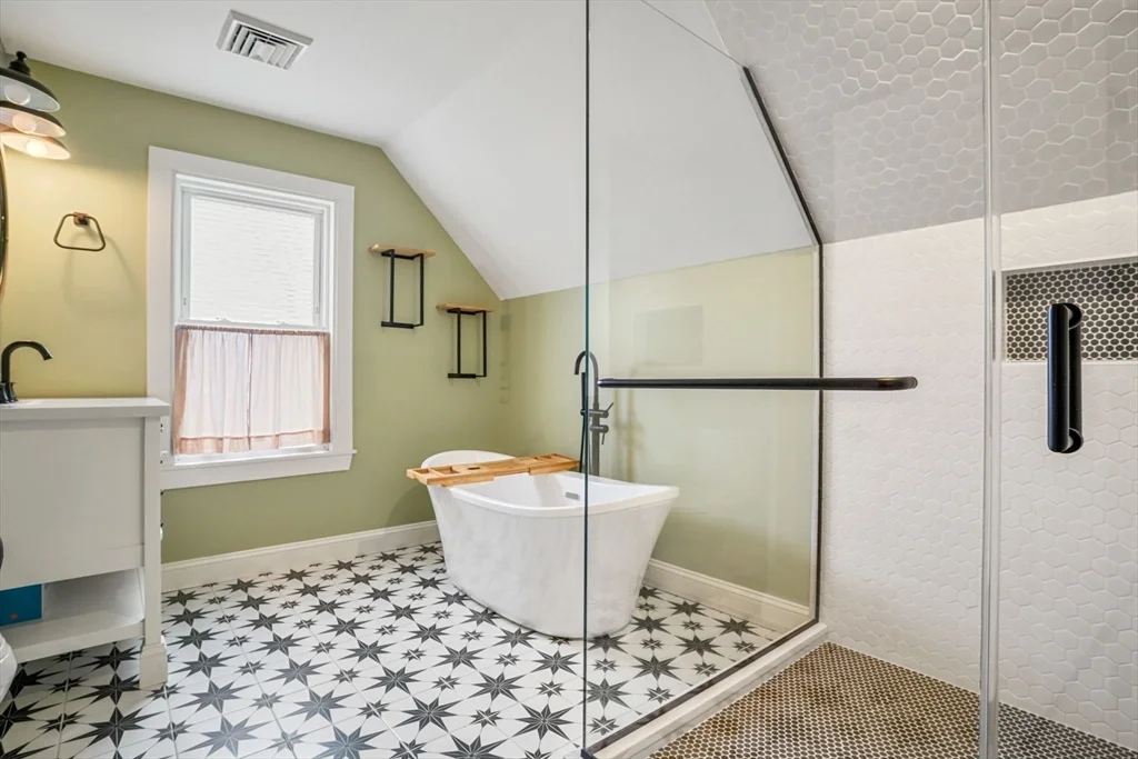 16 Gordon St, Malden