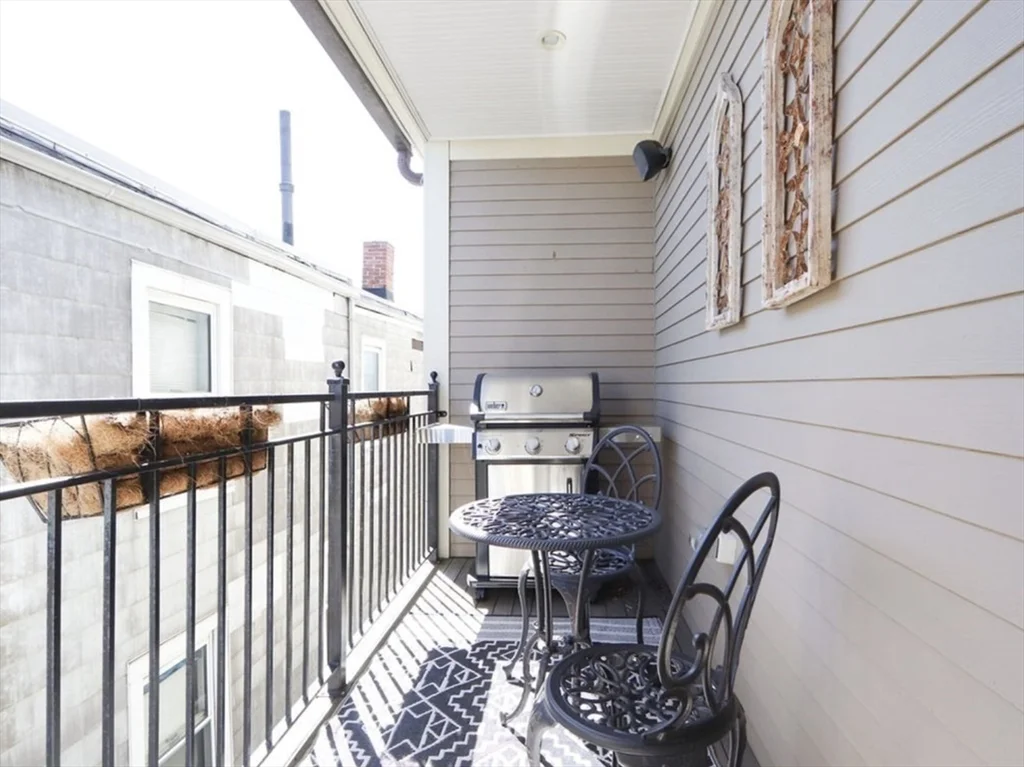 525 E 7th St, South Boston