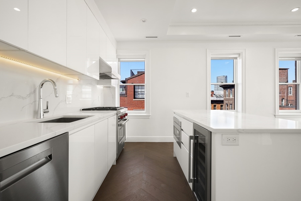 112 Myrtle, Beacon Hill