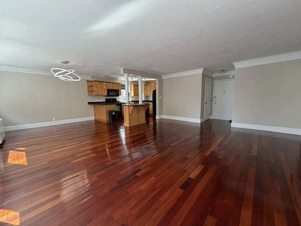 2 Hamond Pond Pkwa, Newton